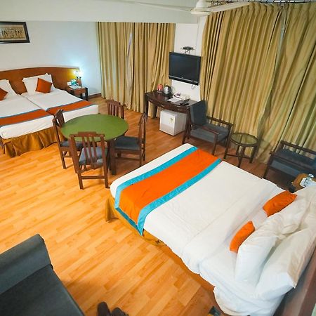Готель Ramee Guestline Тірупаті Екстер'єр фото
