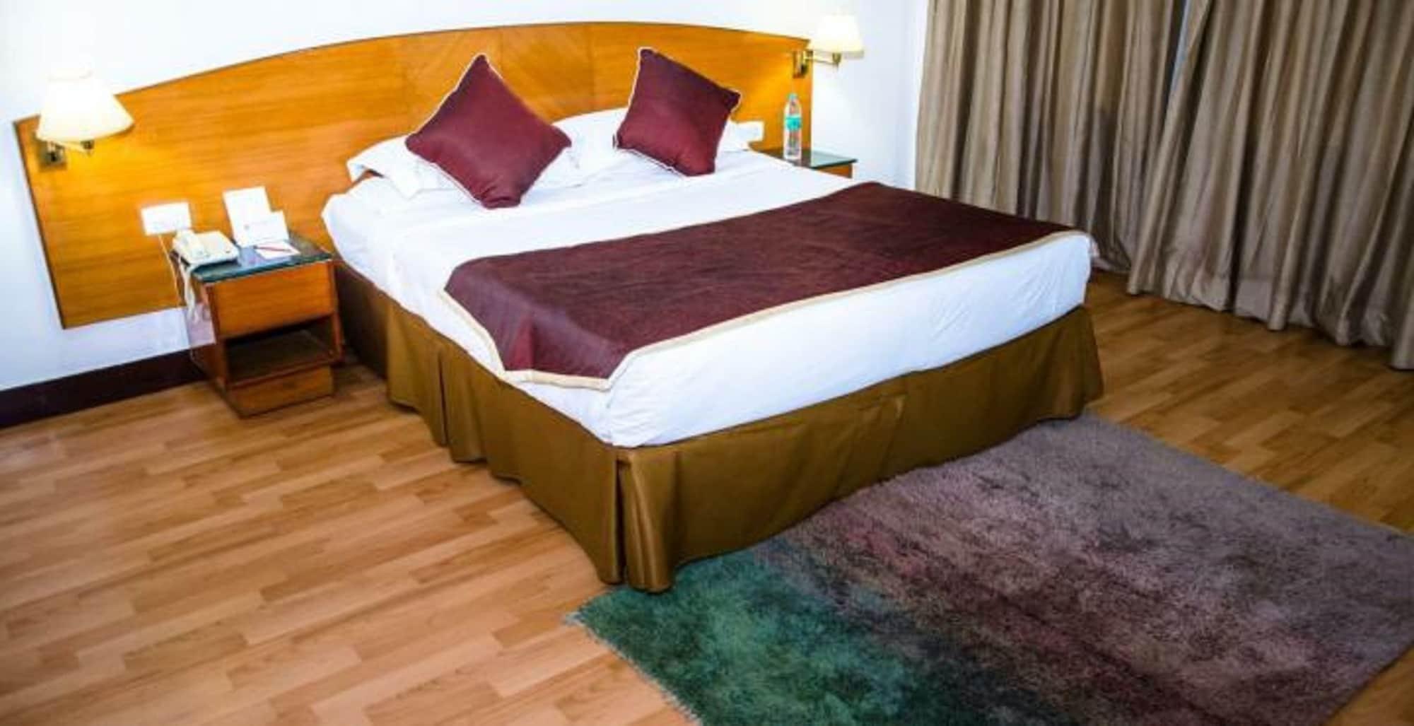 Готель Ramee Guestline Тірупаті Екстер'єр фото